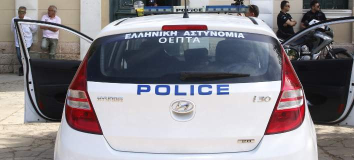 Μαγνησία:  66χρονη απείλησε με γεωργικό εργαλείο  αστυνομικούς που την σταμάτησαν για τροχονομικό έλεγχο